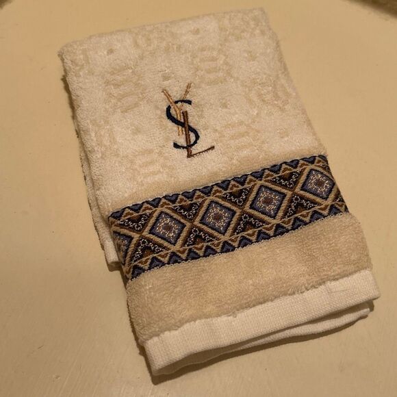 Yves Saint Laurent 14x14 Decorative Hand Towel Beige Blue Pattern Block NEW - Picture 3 of 9